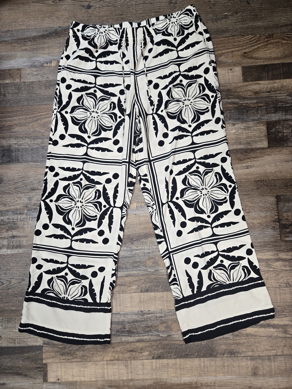 H&M Black & White Patterned Wide Leg Pants